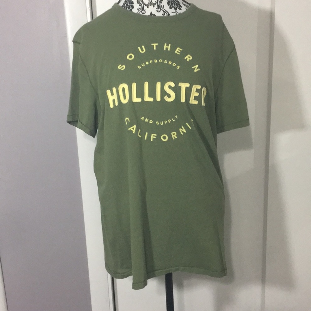 Men’s Hollister T-Shirt